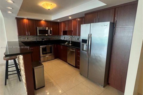 Copropriété à louer à Sunny Isles Beach, Floride: 2 chambres, 139.82 m2 № 2007813 - photo 16