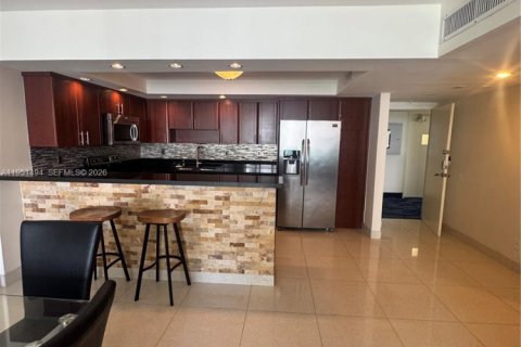 Copropriété à louer à Sunny Isles Beach, Floride: 2 chambres, 139.82 m2 № 2007813 - photo 12