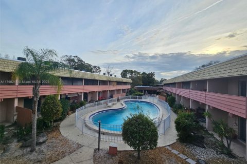 Condo in Titusville, Florida, 2 bedrooms  № 1712591 - photo 6