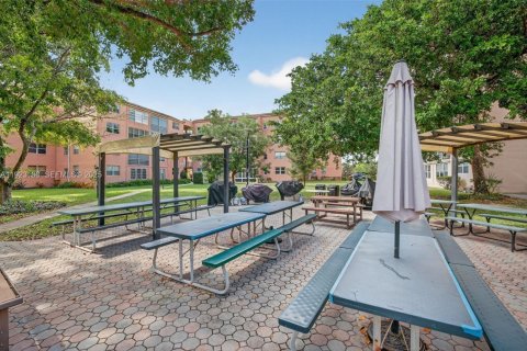 Condo in Lauderdale Lakes, Florida, 1 bedroom  № 1984234 - photo 28