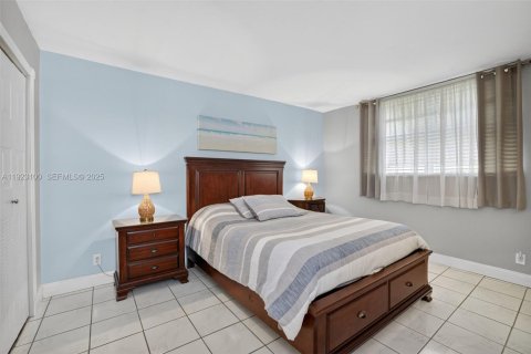 Condo in Lauderdale Lakes, Florida, 1 bedroom  № 1984234 - photo 16