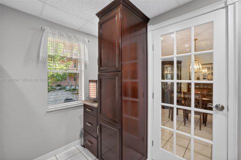 Condo in Lauderdale Lakes, Florida, 1 bedroom  № 1984234 - photo 6