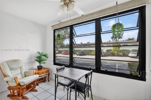 Condo in Lauderdale Lakes, Florida, 1 bedroom  № 1984234 - photo 12