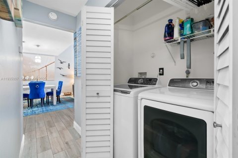 Adosado en venta en Fort Lauderdale, Florida, 3 dormitorios, 129.13 m2 № 1993074 - foto 22