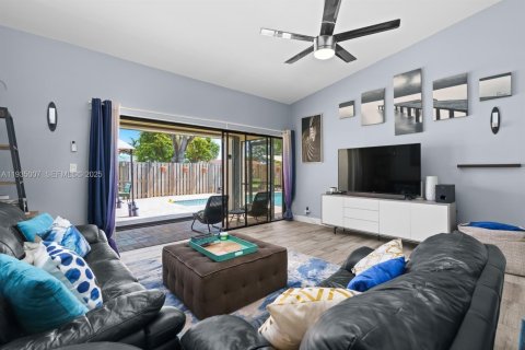 Adosado en venta en Fort Lauderdale, Florida, 3 dormitorios, 129.13 m2 № 1993074 - foto 13