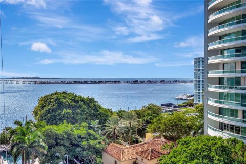 Copropriété à louer à Miami, Floride: 2 chambres, 122.26 m2 № 2018419 - photo 2