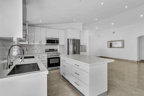 Casa en venta en Hollywood, Florida, 3 dormitorios, 153.1 m2 № 1991591 - foto 24