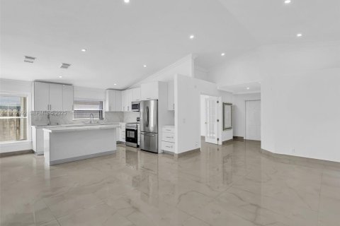 Casa en venta en Hollywood, Florida, 3 dormitorios, 153.1 m2 № 1991591 - foto 21