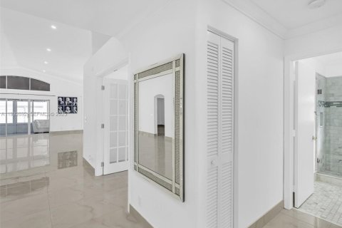 Casa en venta en Hollywood, Florida, 3 dormitorios, 153.1 m2 № 1991591 - foto 4