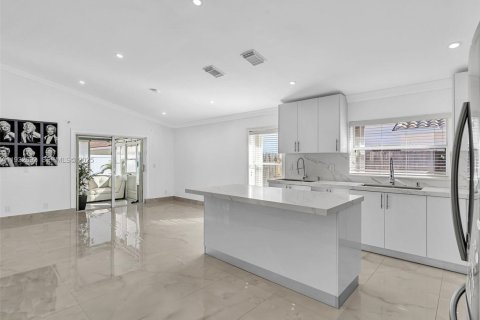 Casa en venta en Hollywood, Florida, 3 dormitorios, 153.1 m2 № 1991591 - foto 27