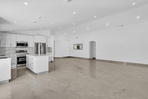 Casa en venta en Hollywood, Florida, 3 dormitorios, 153.1 m2 № 1991591 - foto 30