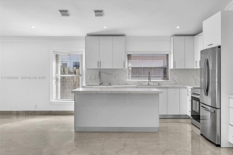 Casa en venta en Hollywood, Florida, 3 dormitorios, 153.1 m2 № 1991591 - foto 20