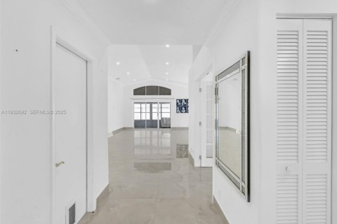 Casa en venta en Hollywood, Florida, 3 dormitorios, 153.1 m2 № 1991591 - foto 3