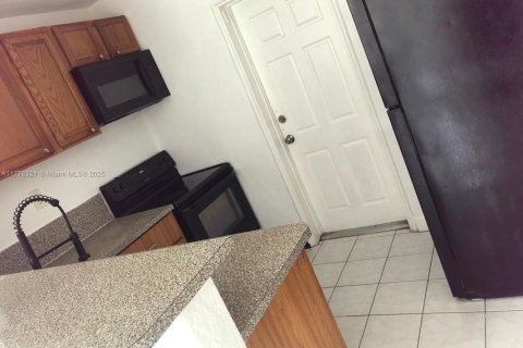 Propiedad comercial en venta en Fort Lauderdale, Florida, 127.46 m2 № 1933375 - foto 9