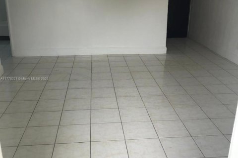 Propiedad comercial en venta en Fort Lauderdale, Florida, 127.46 m2 № 1933375 - foto 6