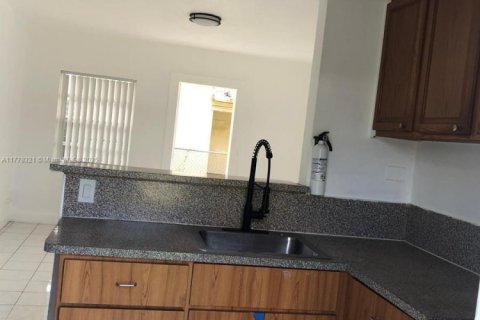 Propiedad comercial en venta en Fort Lauderdale, Florida, 127.46 m2 № 1933375 - foto 7