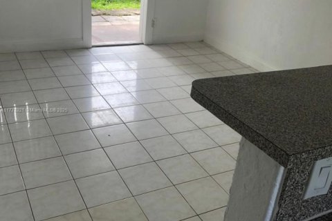 Propiedad comercial en venta en Fort Lauderdale, Florida, 127.46 m2 № 1933375 - foto 8