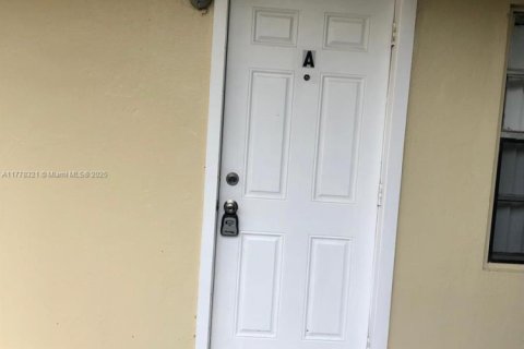 Propiedad comercial en venta en Fort Lauderdale, Florida, 127.46 m2 № 1933375 - foto 3