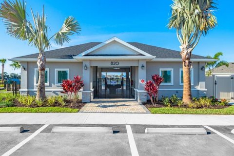 House in Apollo Beach, Florida 4 bedrooms, 222.5 sq.m. № 2384298 - photo 25