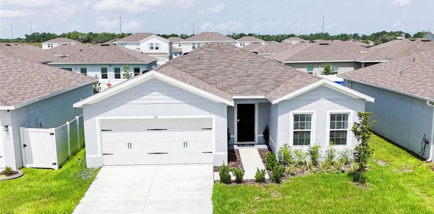 House in Brooksville, Florida 3 bedrooms, 121.89 sq.m. № 1781224