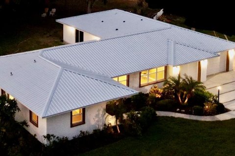 Propiedad comercial en venta en Bradenton, Florida, 4 dormitorios, 241.55 m2 № 2110456 - foto 2