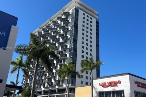 Condo in Doral, Florida, 3 bedrooms № 2032200 - photo 14