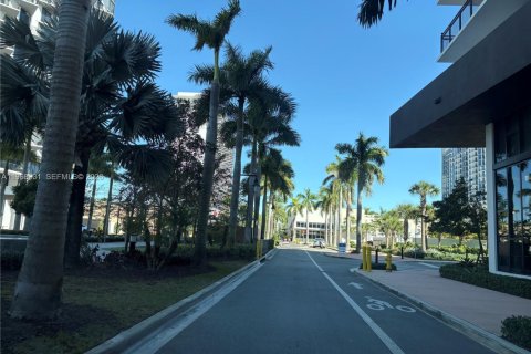 Condo in Doral, Florida, 3 bedrooms № 2032200 - photo 12