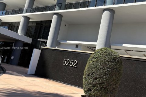 Condo in Doral, Florida, 3 bedrooms № 2032200 - photo 3