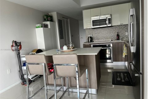 Condo in Doral, Florida, 3 bedrooms № 2032200 - photo 19