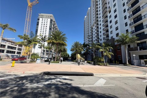 Condo in Doral, Florida, 3 bedrooms № 2032200 - photo 15