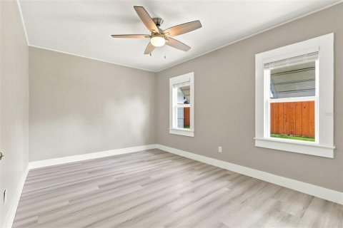 House in Orlando, Florida 2 bedrooms, 121.33 sq.m. № 2209841 - photo 21