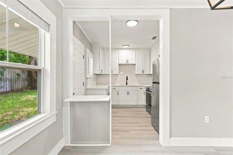 House in Orlando, Florida 2 bedrooms, 121.33 sq.m. № 2209841 - photo 13