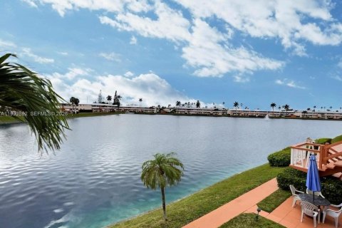 Купить кондоминиум в Халландейл-Бич, Флорида 2 спальни, 78.78м2, № 2054780 - фото 18