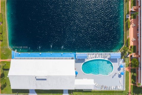 Купить кондоминиум в Халландейл-Бич, Флорида 2 спальни, 78.78м2, № 2054780 - фото 23