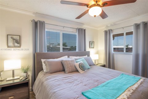 Купить кондоминиум в Халландейл-Бич, Флорида 2 спальни, 78.78м2, № 2054780 - фото 10