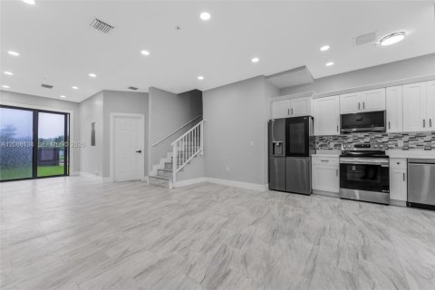 Propiedad comercial en venta en Miami, Florida, 409.42 m2 № 2363867 - foto 24