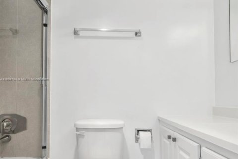 Touwnhouse à louer à Miami, Floride: 2 chambres, 119.38 m2 № 1946421 - photo 16