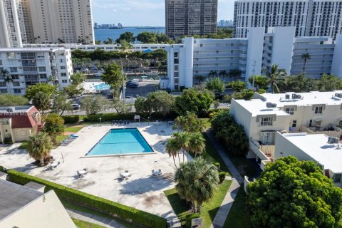 Touwnhouse à louer à Miami, Floride: 2 chambres, 119.38 m2 № 1946421 - photo 30
