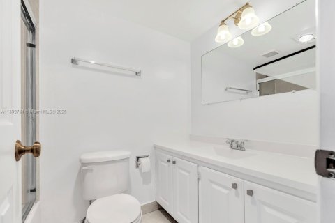 Touwnhouse à louer à Miami, Floride: 2 chambres, 119.38 m2 № 1946421 - photo 15