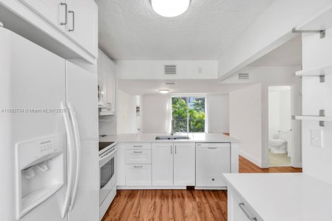 Touwnhouse à louer à Miami, Floride: 2 chambres, 119.38 m2 № 1946421 - photo 5