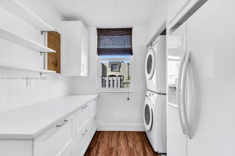 Touwnhouse à louer à Miami, Floride: 2 chambres, 119.38 m2 № 1946421 - photo 6