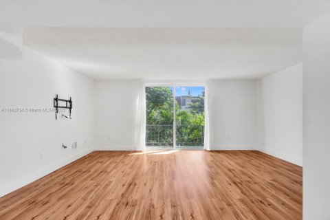 Touwnhouse à louer à Miami, Floride: 2 chambres, 119.38 m2 № 1946421 - photo 7