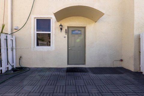 Touwnhouse à louer à Miami, Floride: 2 chambres, 119.38 m2 № 1946421 - photo 27