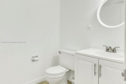 Touwnhouse à louer à Miami, Floride: 2 chambres, 119.38 m2 № 1946421 - photo 10