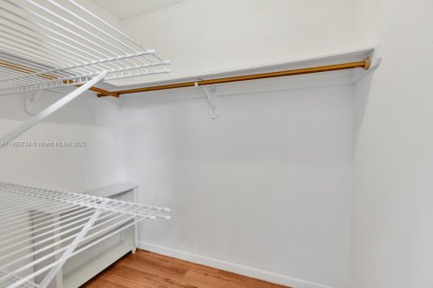 Touwnhouse à louer à Miami, Floride: 2 chambres, 119.38 m2 № 1946421 - photo 17