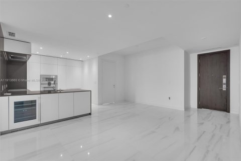 Condo in Miami, Florida, 2 bedrooms  № 2053916 - photo 6