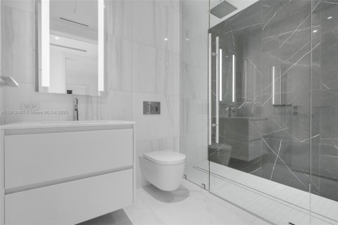 Condo in Miami, Florida, 2 bedrooms  № 2053916 - photo 22