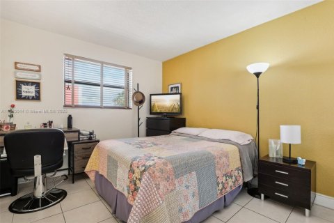 Condominio en venta en Miami, Florida, 2 dormitorios, 91.6 m2 № 1715323 - foto 11