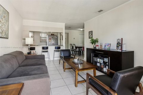 Condominio en venta en Miami, Florida, 2 dormitorios, 91.6 m2 № 1715323 - foto 2