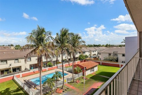 Condominio en venta en Miami, Florida, 2 dormitorios, 91.6 m2 № 1715323 - foto 28